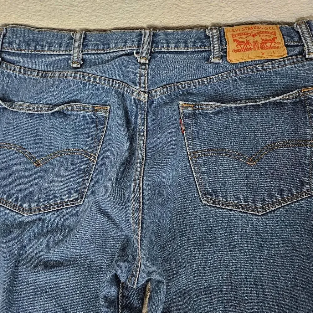 Levis excellent pre